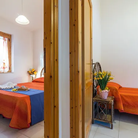 Casa A 150 M Dalla קאלה גונונה