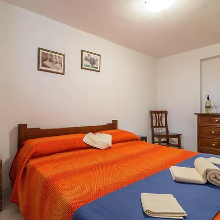 בית נופש Casa A 150 M Dalla *