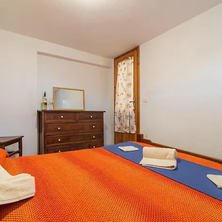 Casa A 150 M Dalla קאלה גונונה