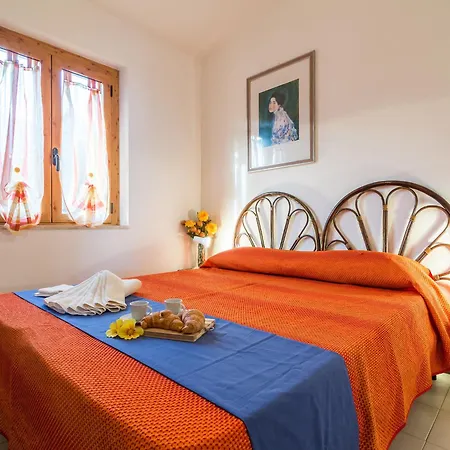 Casa A 150 M Dalla בית נופש קאלה גונונה