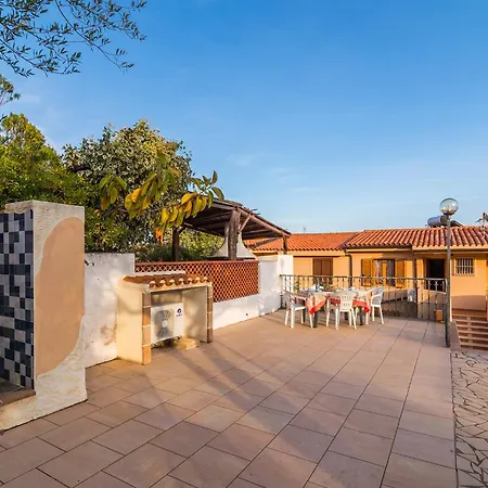 Casa A 150 M Dalla קאלה גונונה